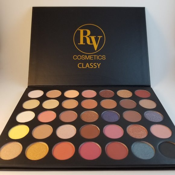 RV Cosmetics Classy - Picture 2 of 2